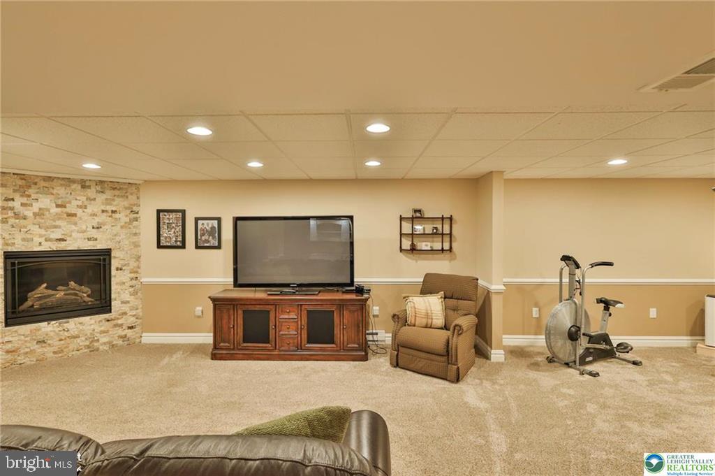 145 Sonoma Way Property Photo 37