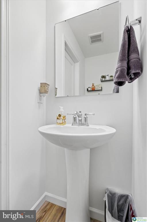 9524 Newtown Rd Property Photo 24