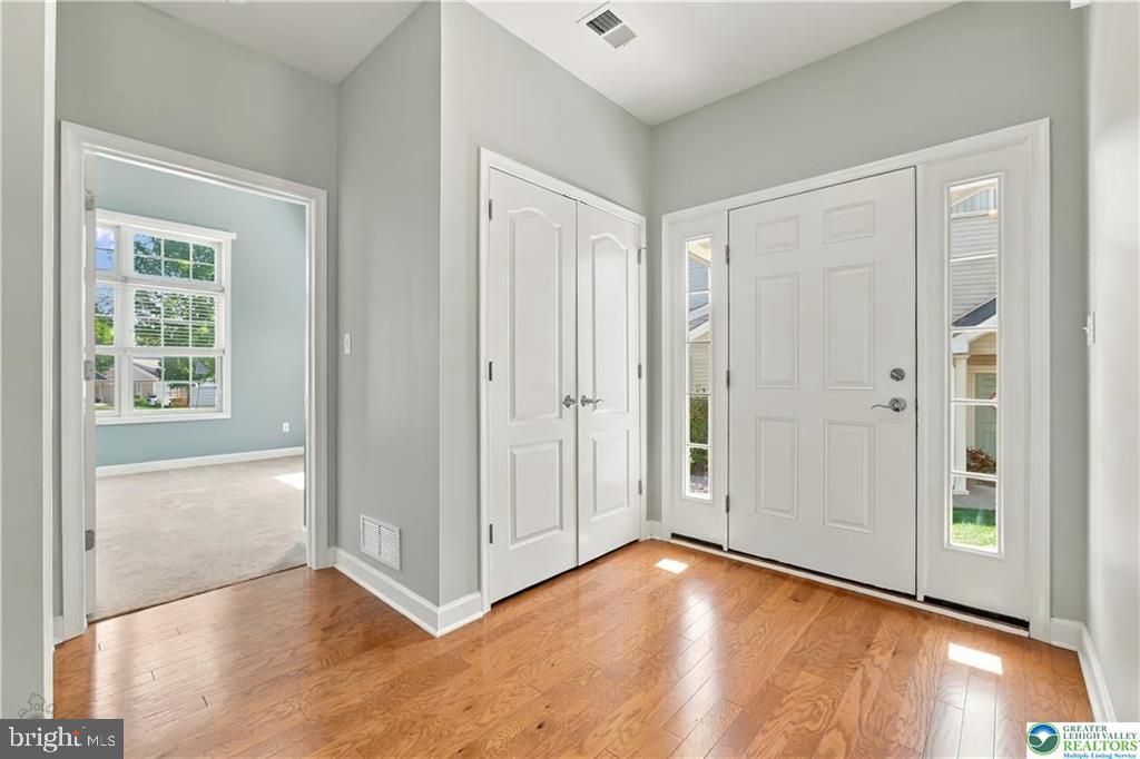 5535 Bayberry Ln Property Photo 4