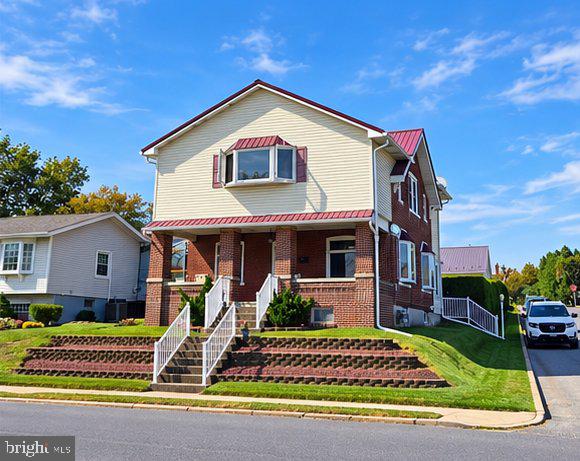 3335 N Front St Property Photo 1