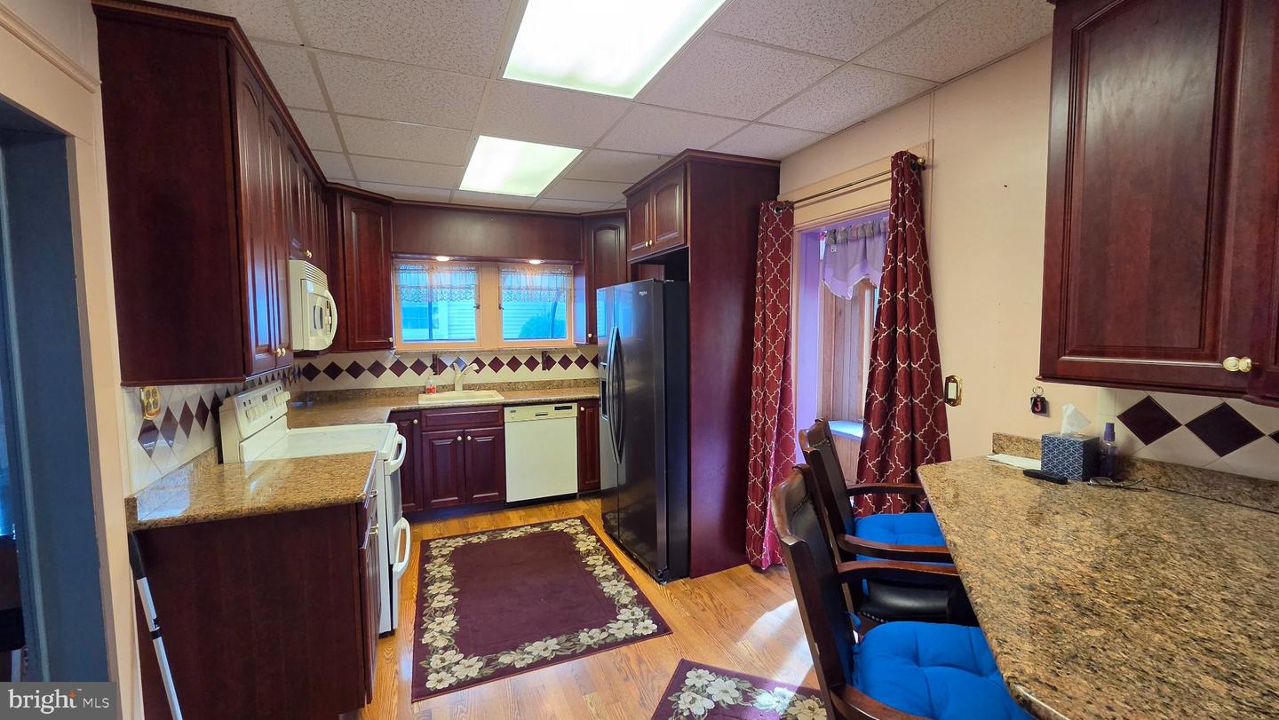 3335 N Front St Property Photo 6