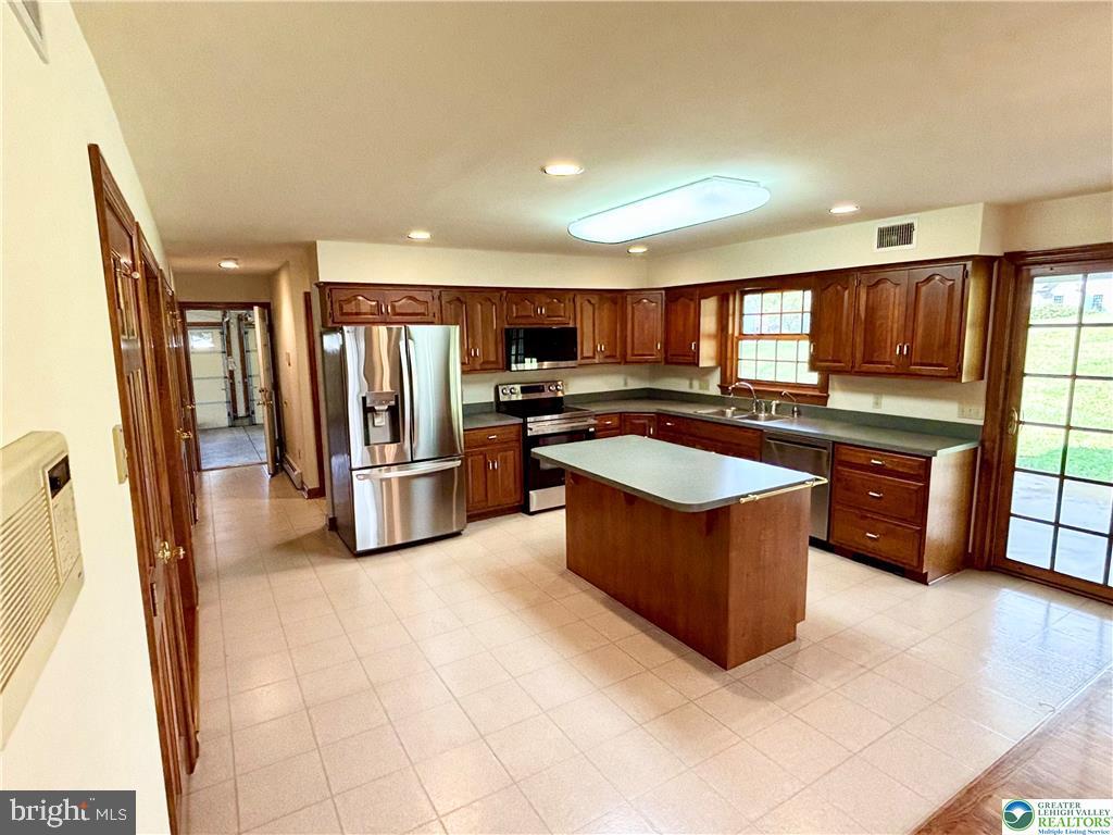 3511 Neffs Laurys Rd Property Photo 4