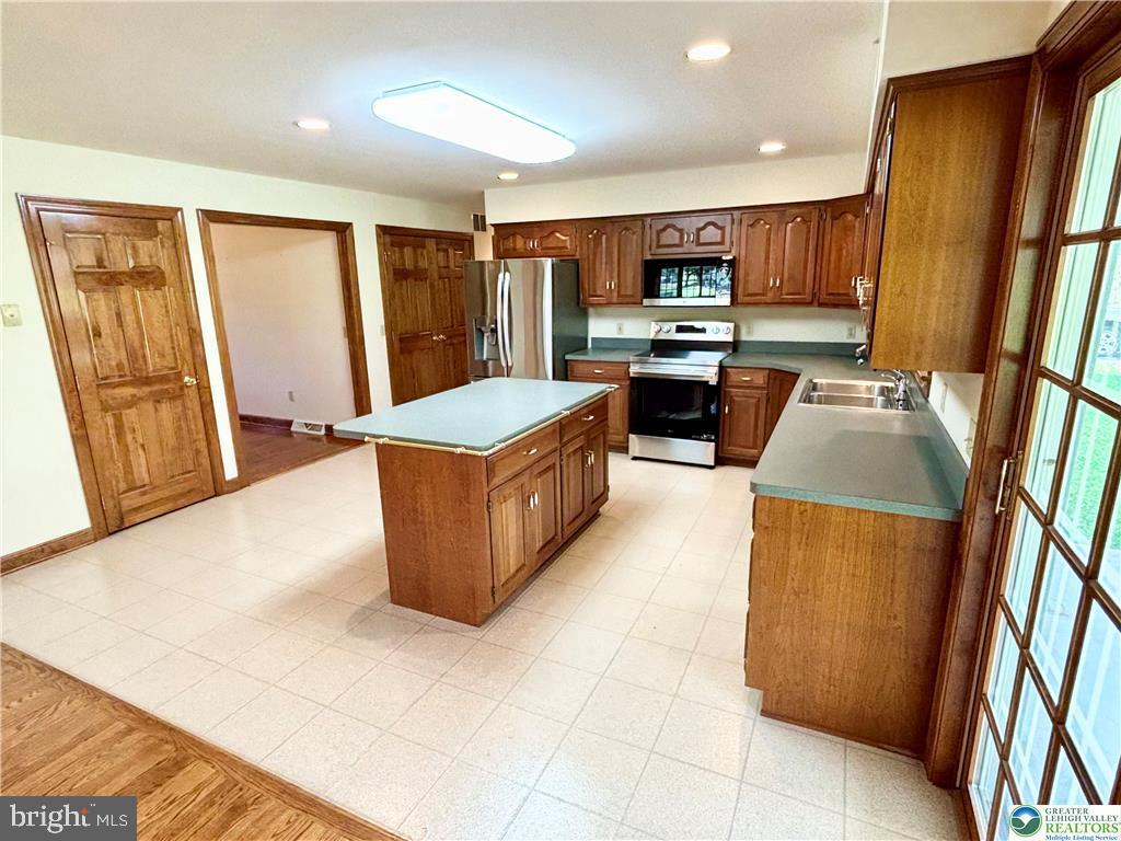 3511 Neffs Laurys Rd Property Photo 5