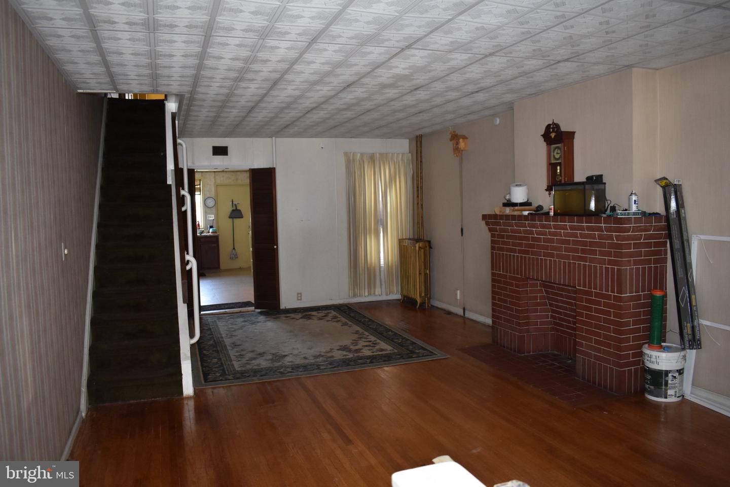 1222 1/2 W. Tilghman St Property Photo 4