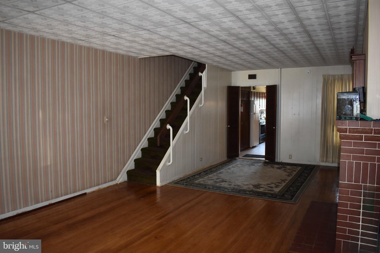 1222 1/2 W. Tilghman St Property Photo 6