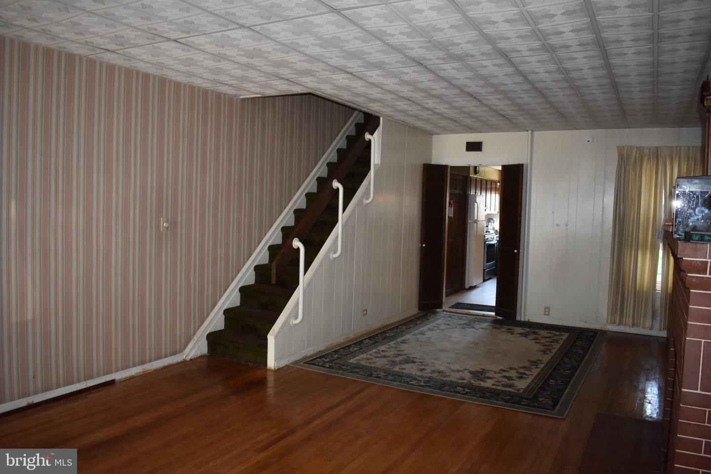 1222 1/2 W. Tilghman St Property Photo 7