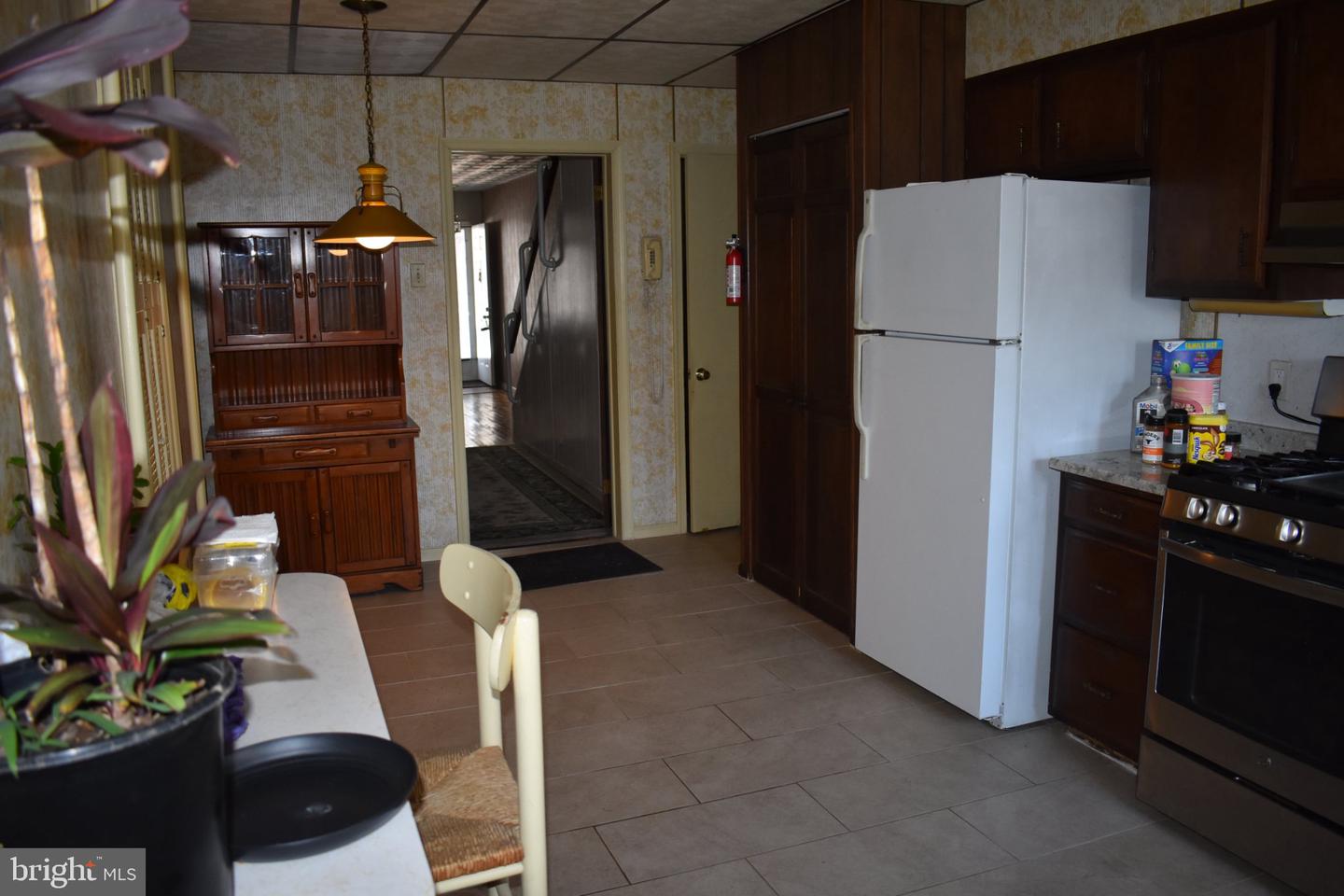 1222 1/2 W. Tilghman St Property Photo 16