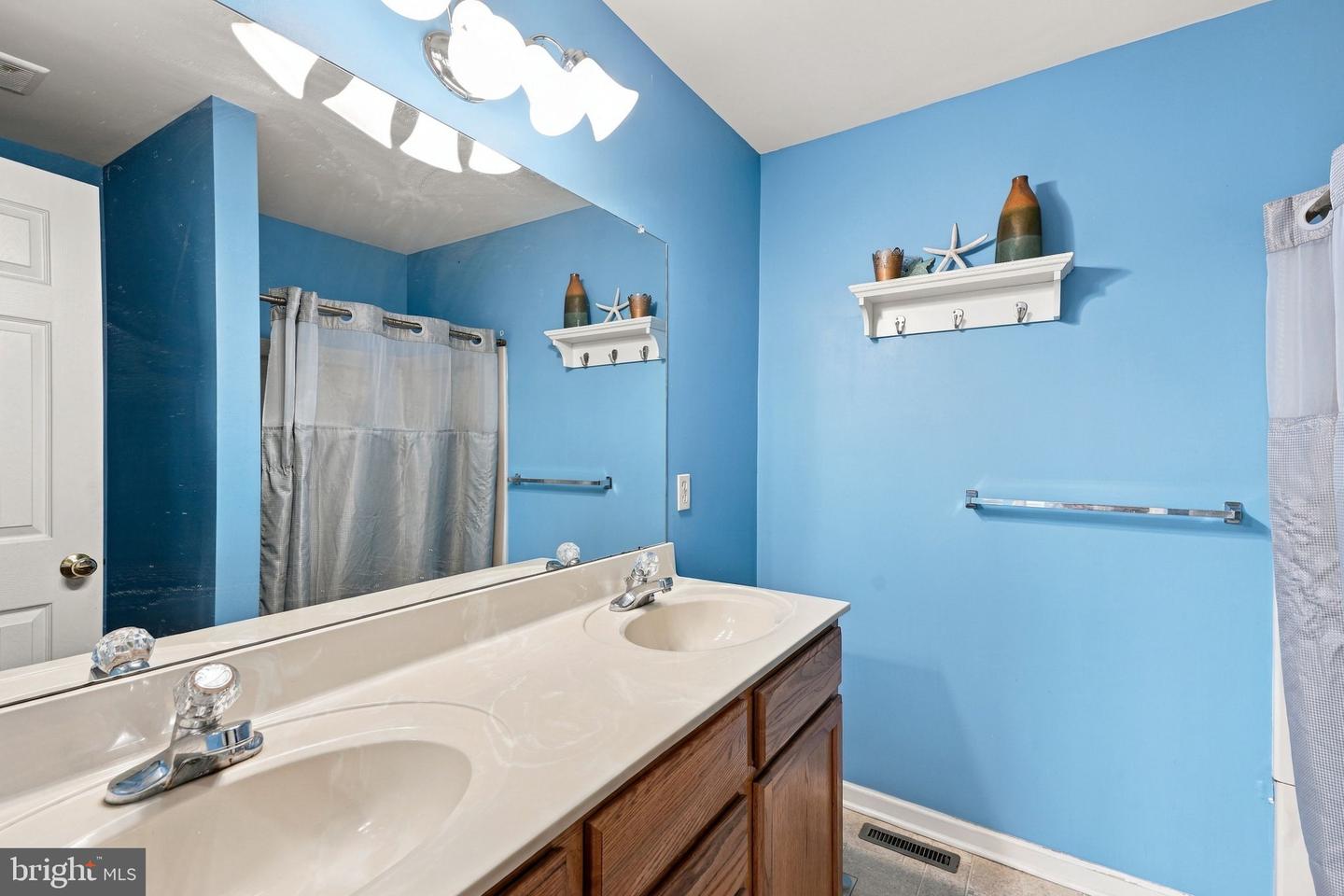 7120 Pioneer Dr Property Photo 25
