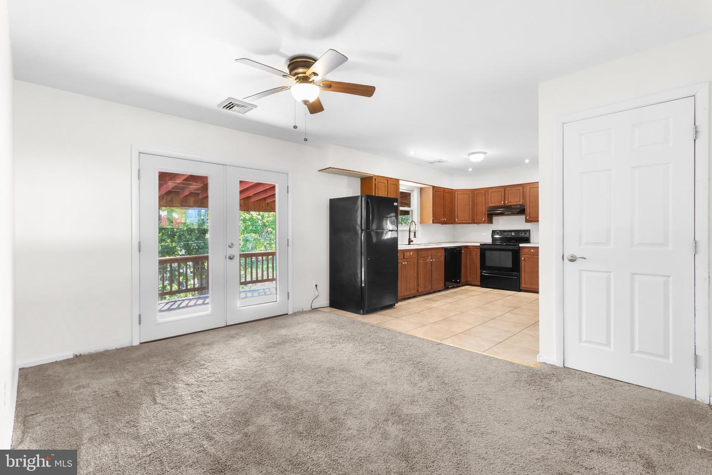 3712 Highland Rd Property Photo 12