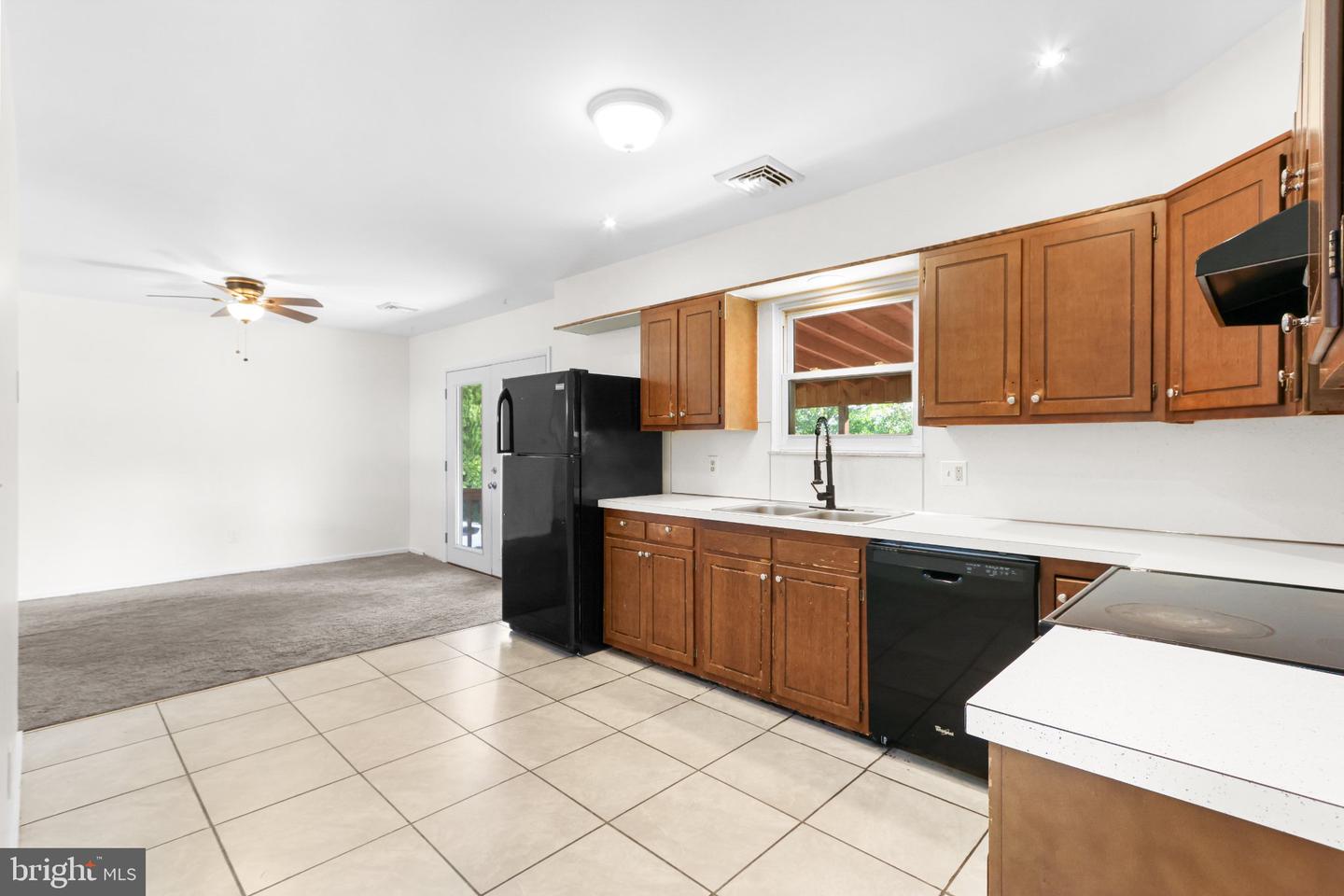 3712 Highland Rd Property Photo 14