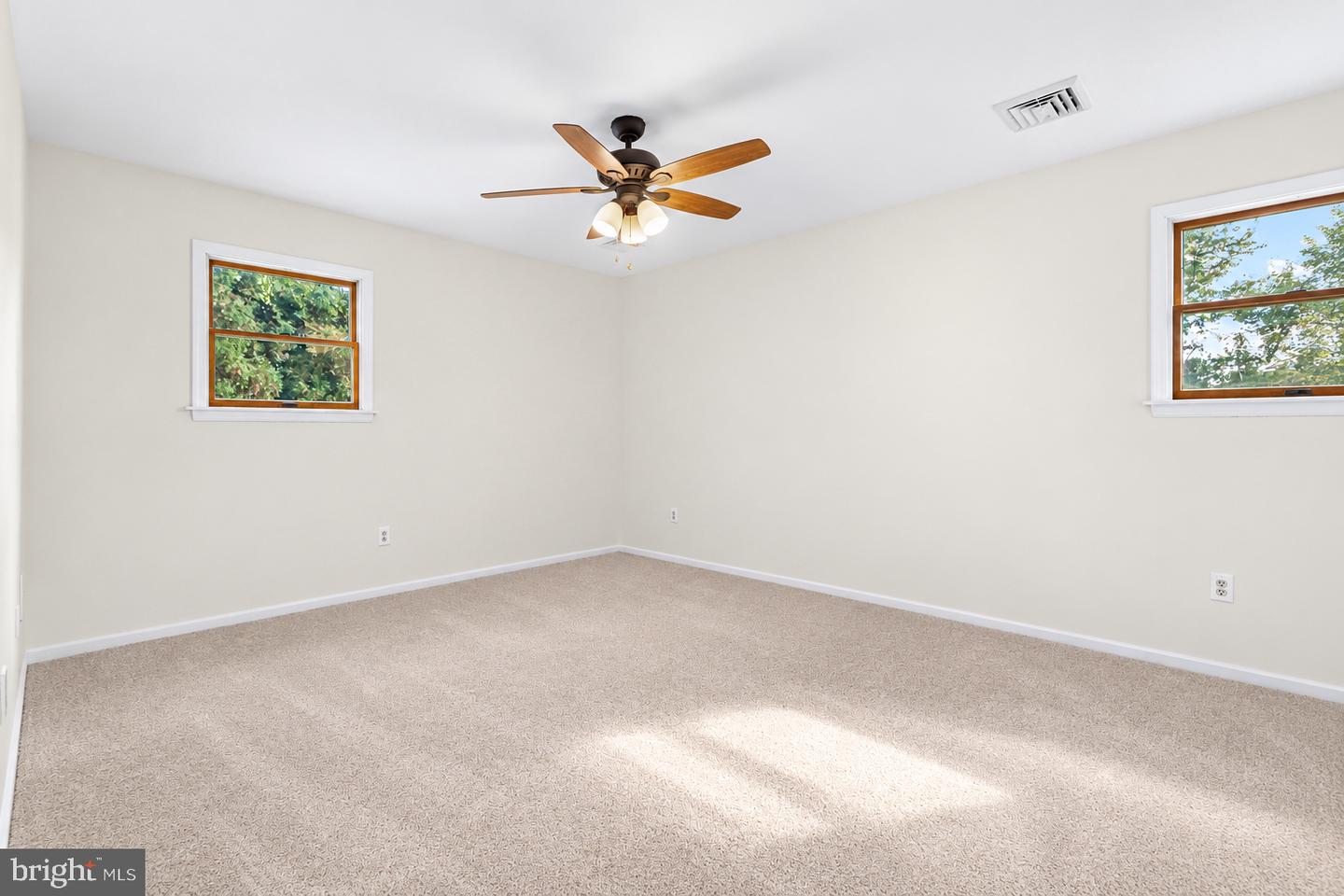 3712 Highland Rd Property Photo 16