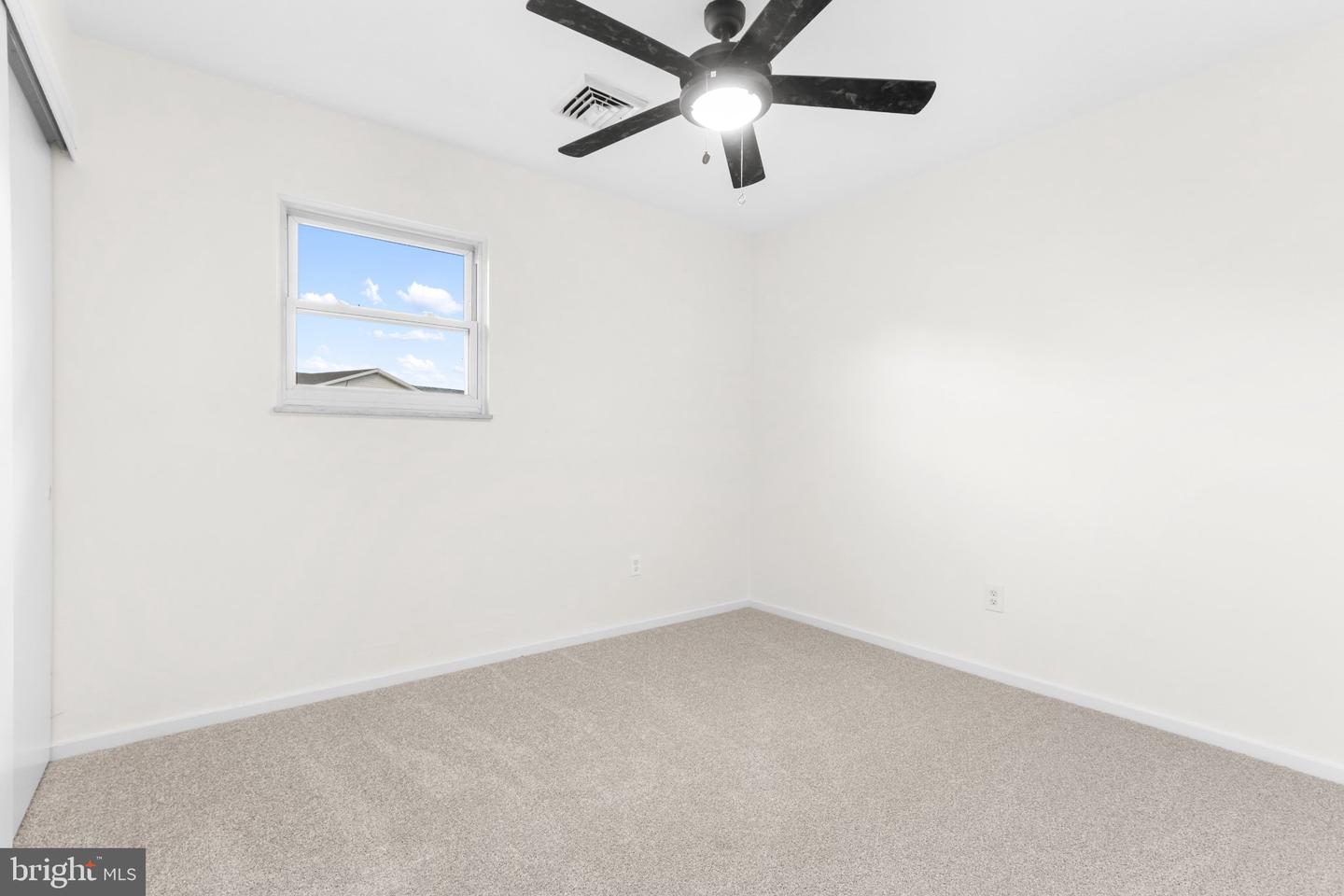 3712 Highland Rd Property Photo 21