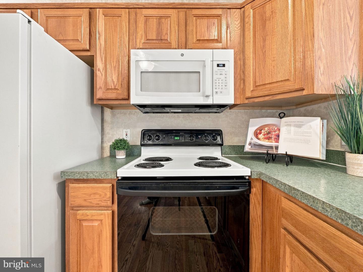 4851 Derby Ln Property Photo 24