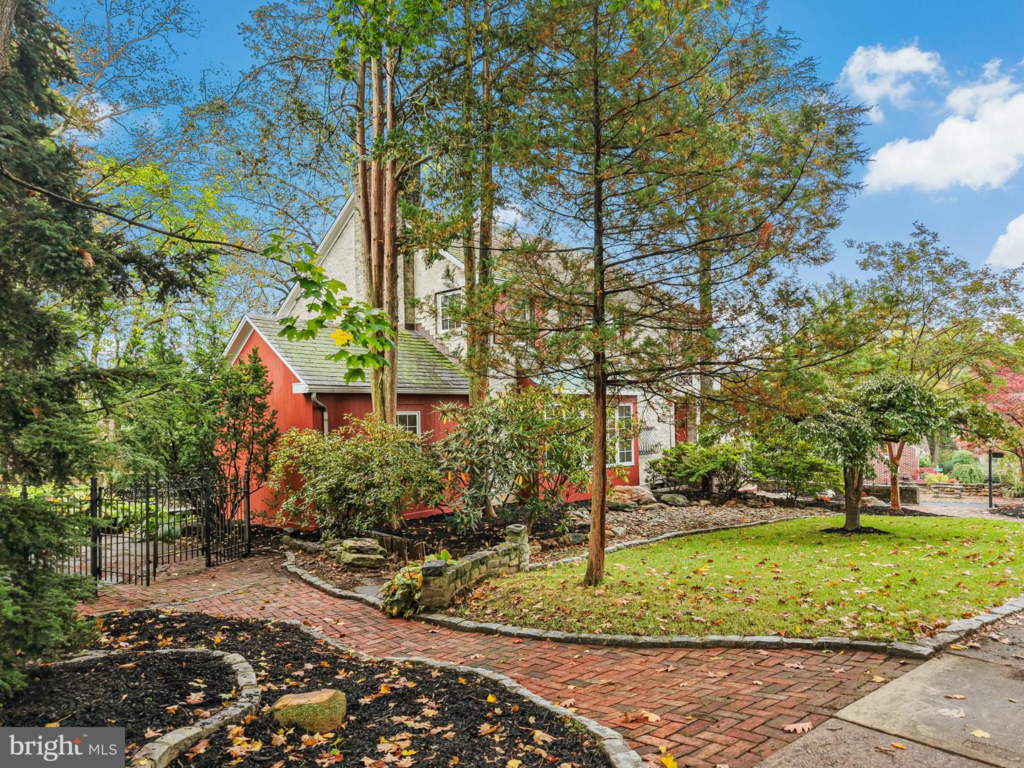 1236 Moffitt Ave Property Photo 4