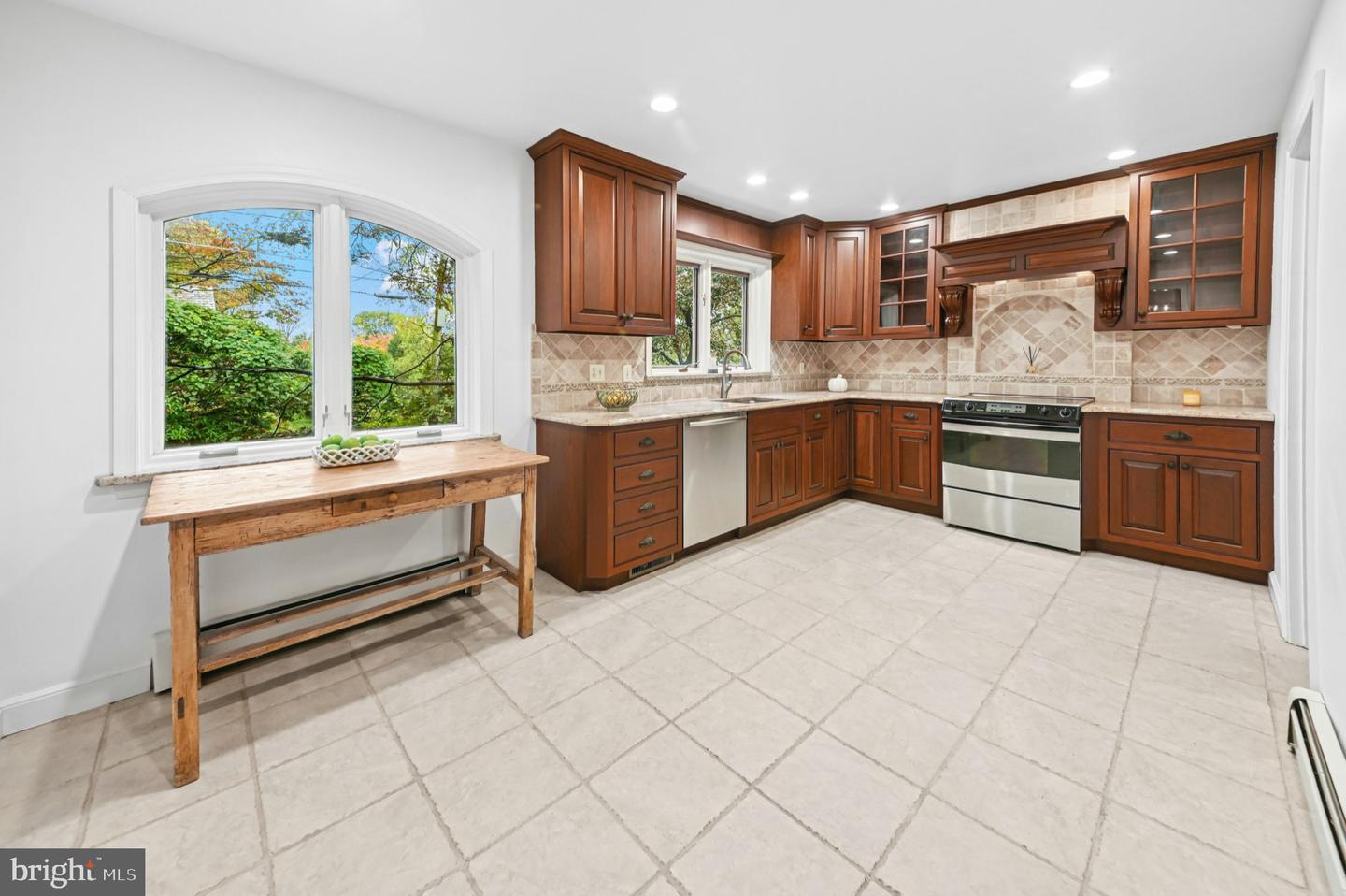1236 Moffitt Ave Property Photo 15