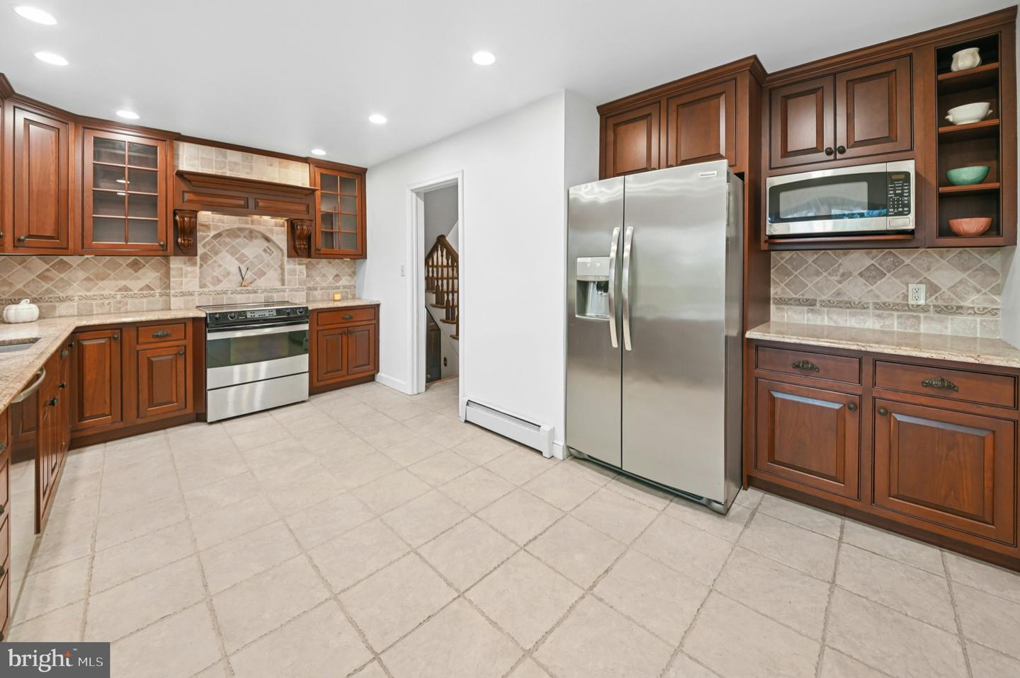 1236 Moffitt Ave Property Photo 16