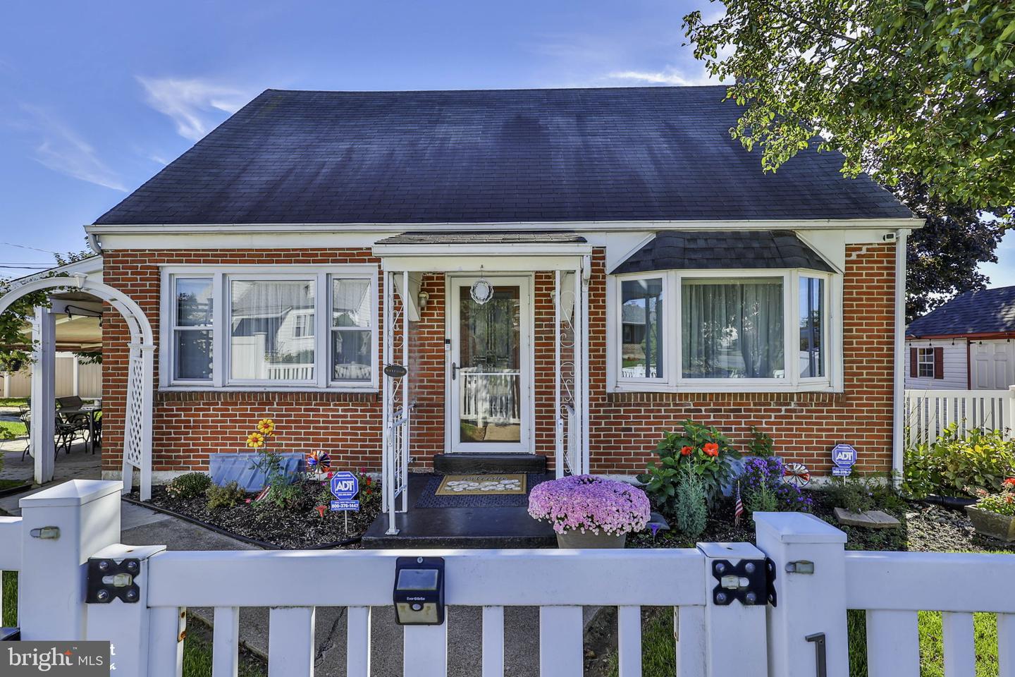  Property Photo 1