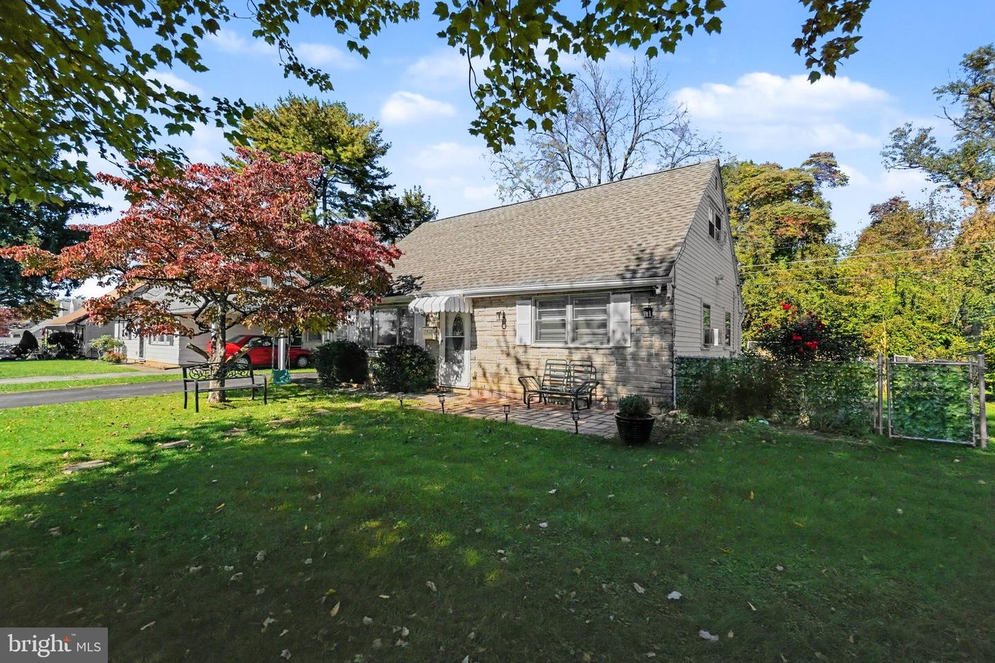 1914 Ridgelawn Ave Property Photo 4