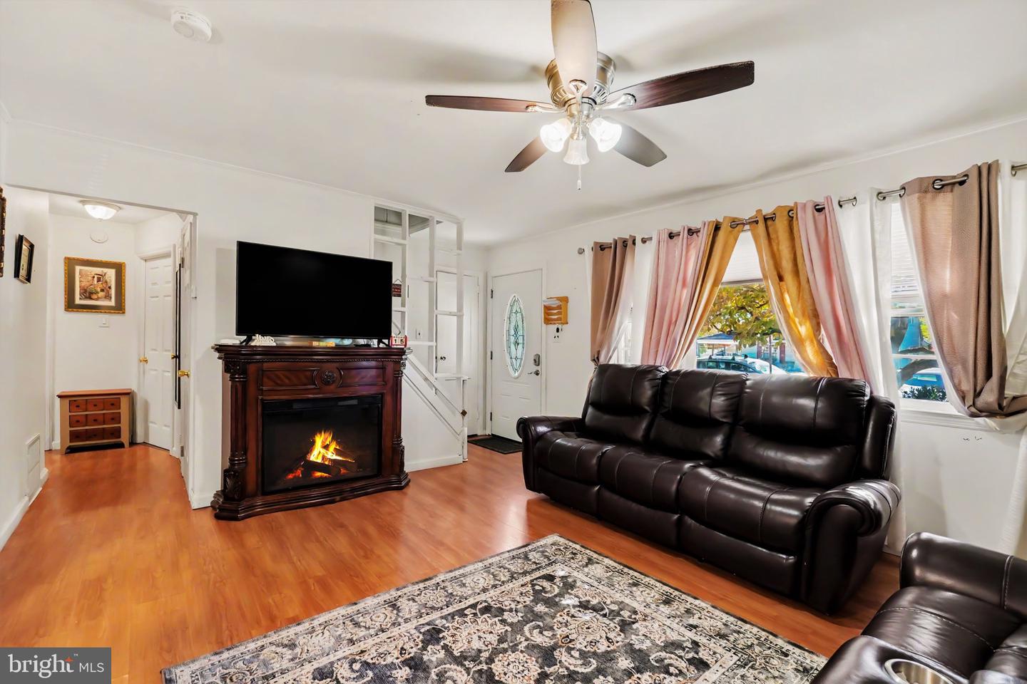 1914 Ridgelawn Ave Property Photo 5
