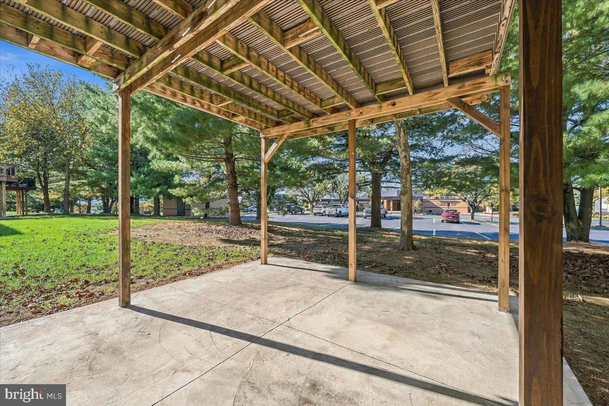 1884 Emerald Dr Property Photo 33
