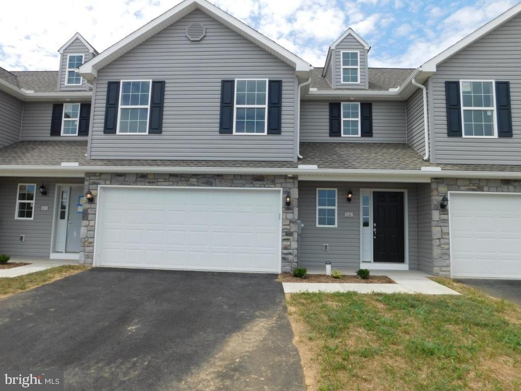 81 Cortland Crossing Property Photo 1