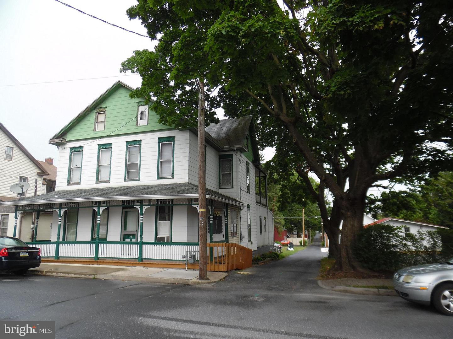 28 N Railroad St Property Photo