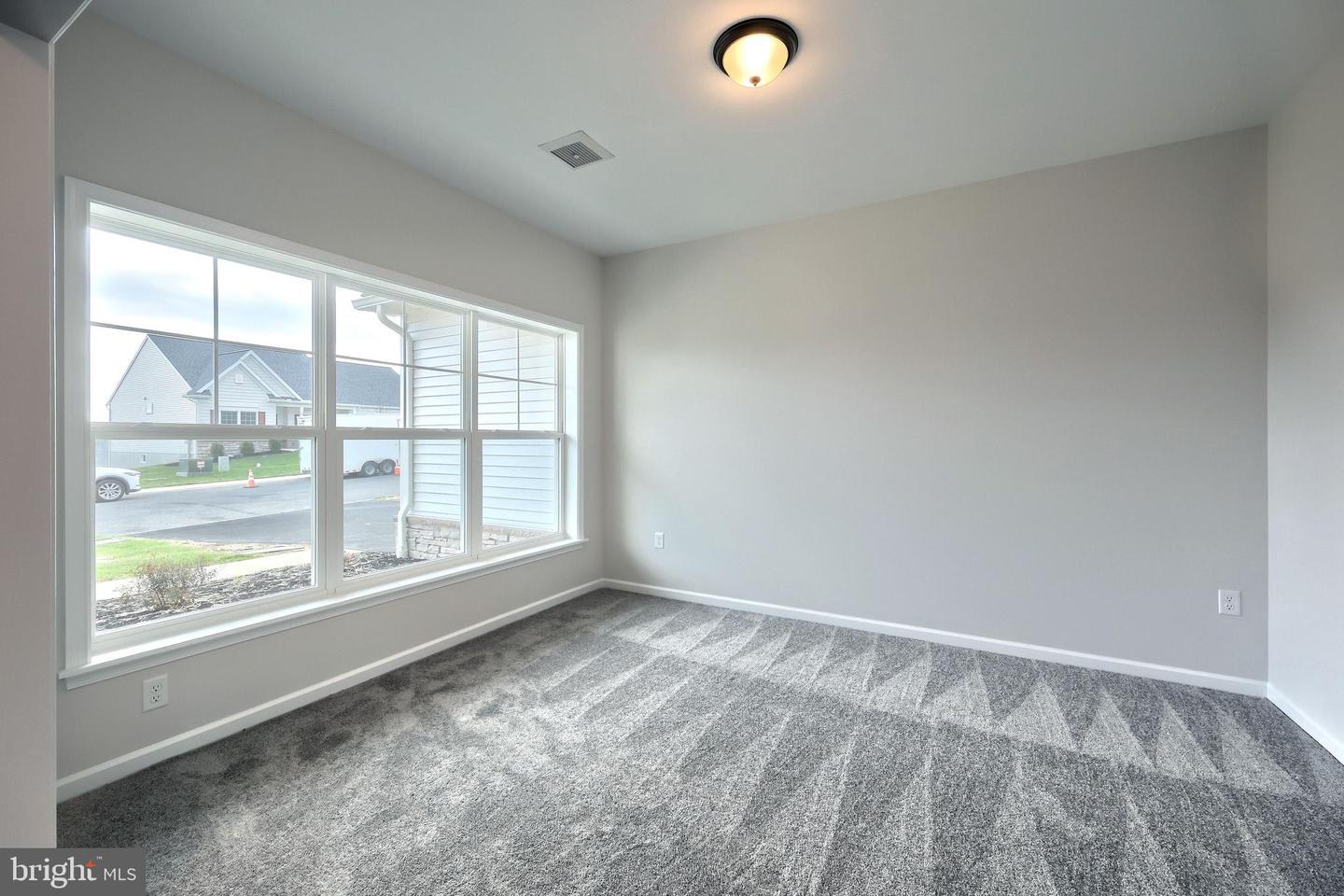 605 Lilliana Dr Property Photo 15