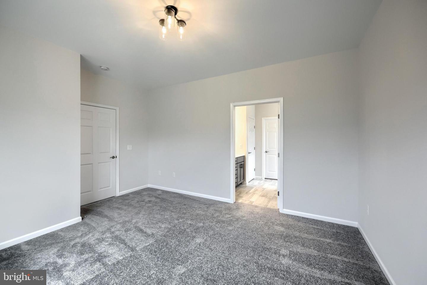 605 Lilliana Dr Property Photo 22