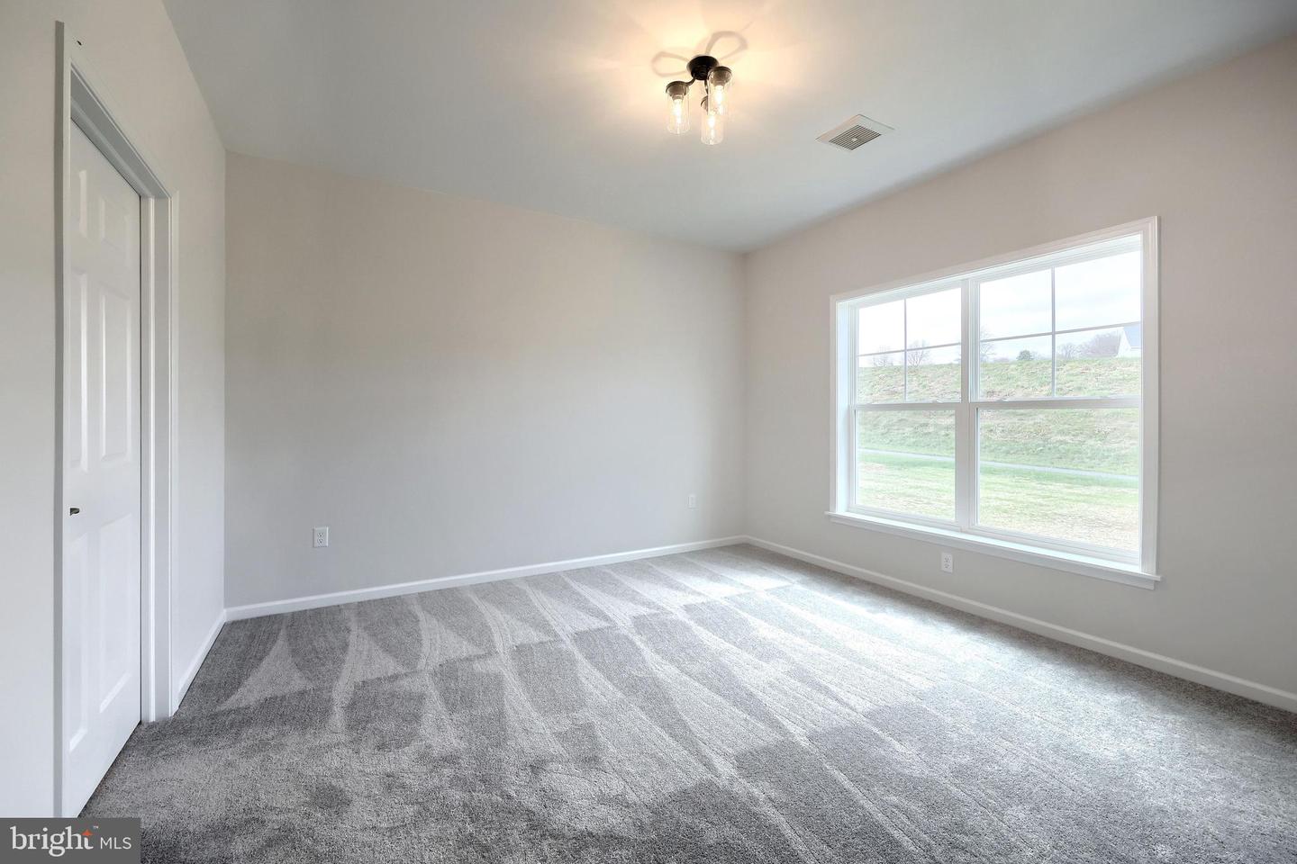 605 Lilliana Dr Property Photo 23