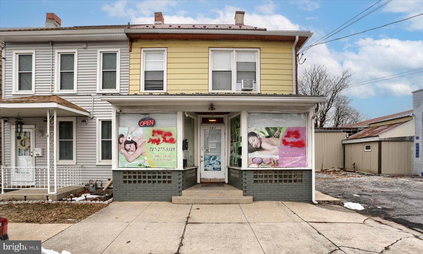 121 E Cumberland St Property Photo