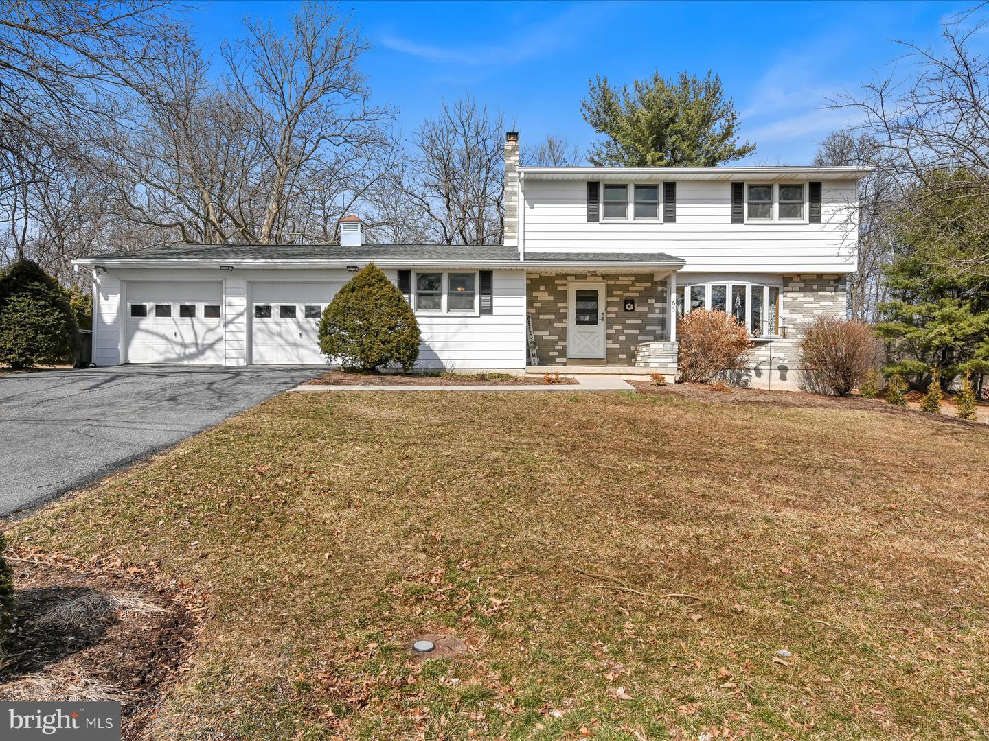 65 Horseshoe Blvd Property Photo