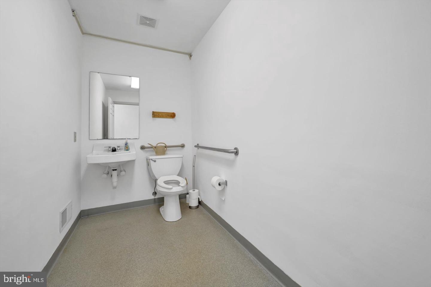 429 E Cumberland St Property Photo 7