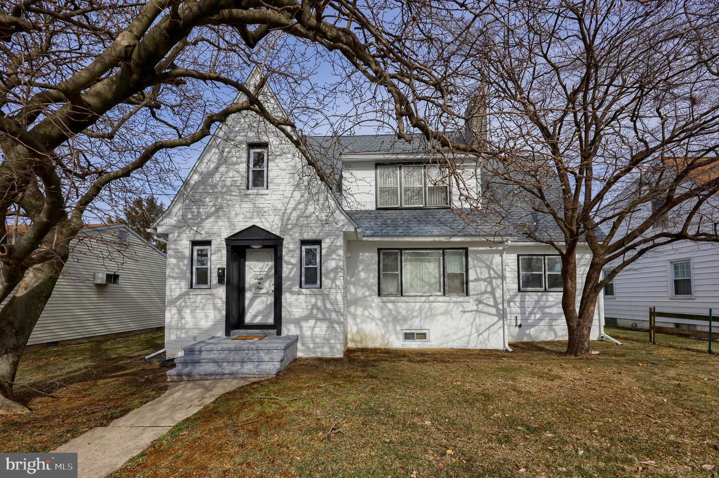 745 E Lehman St Property Photo
