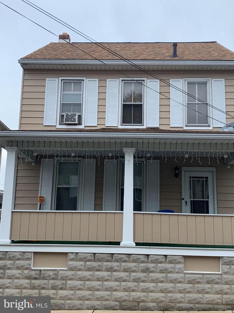 17 Pershing Ave Property Photo