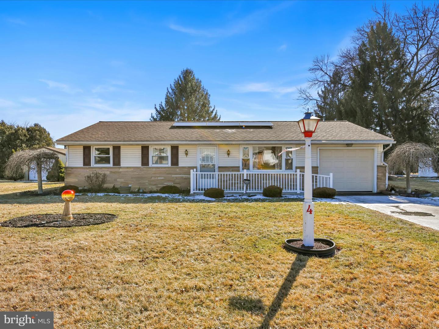 4 Colonial Ave Property Photo