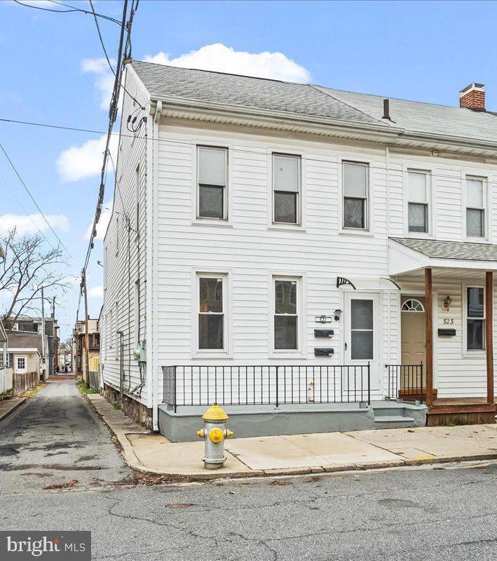 521 Spruce St Property Photo