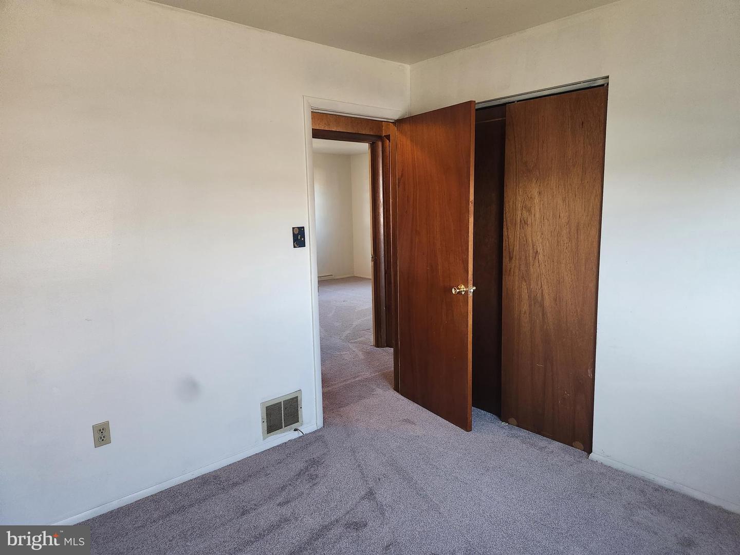 810 Oak Ln Property Photo 25