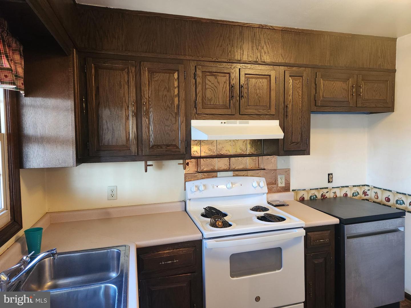 810 Oak Ln Property Photo 35