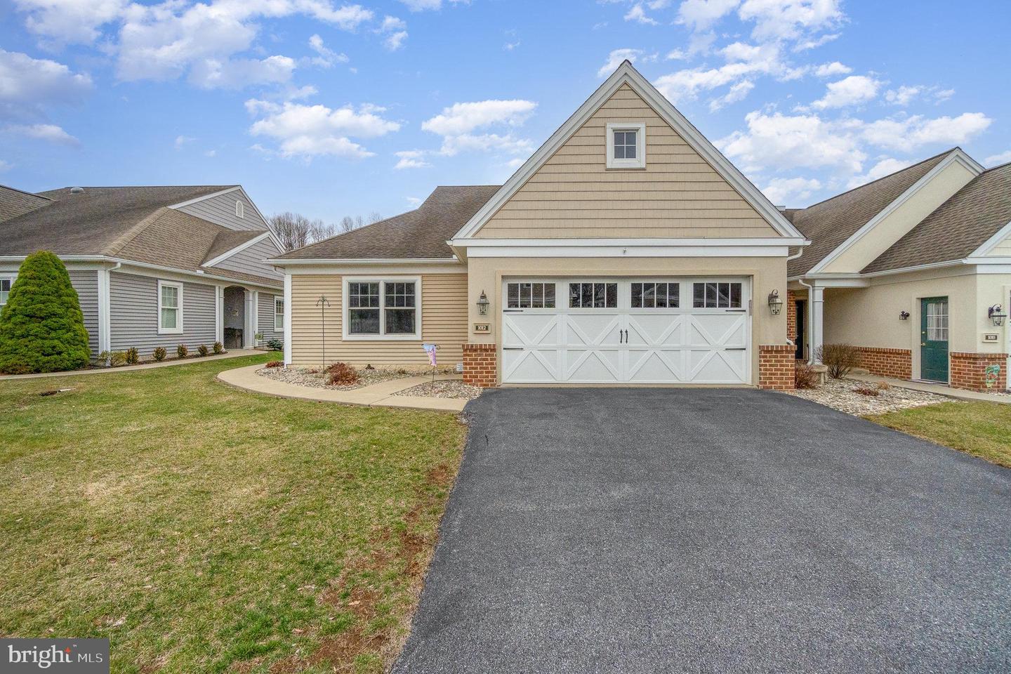1012 ENGLISH DR