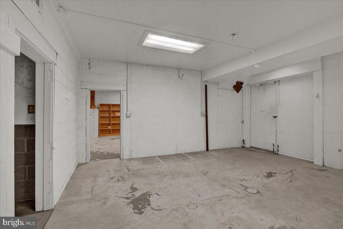 400 E Main St Property Photo 21