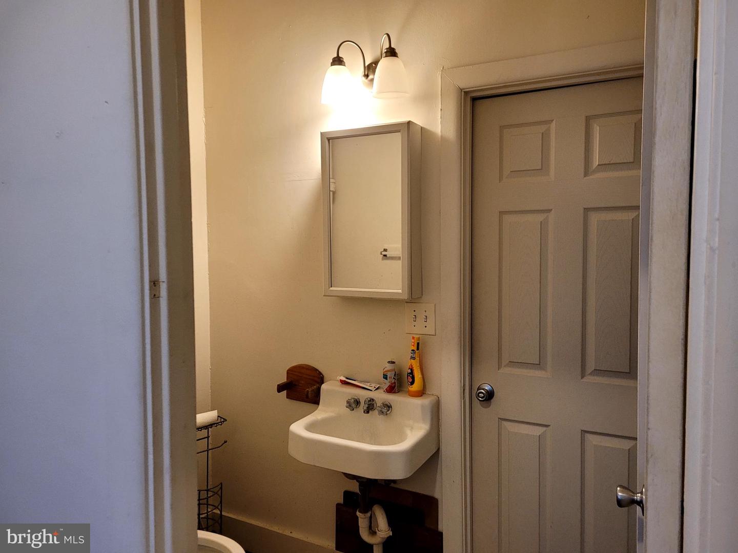 916 Cumberland St Property Photo 8