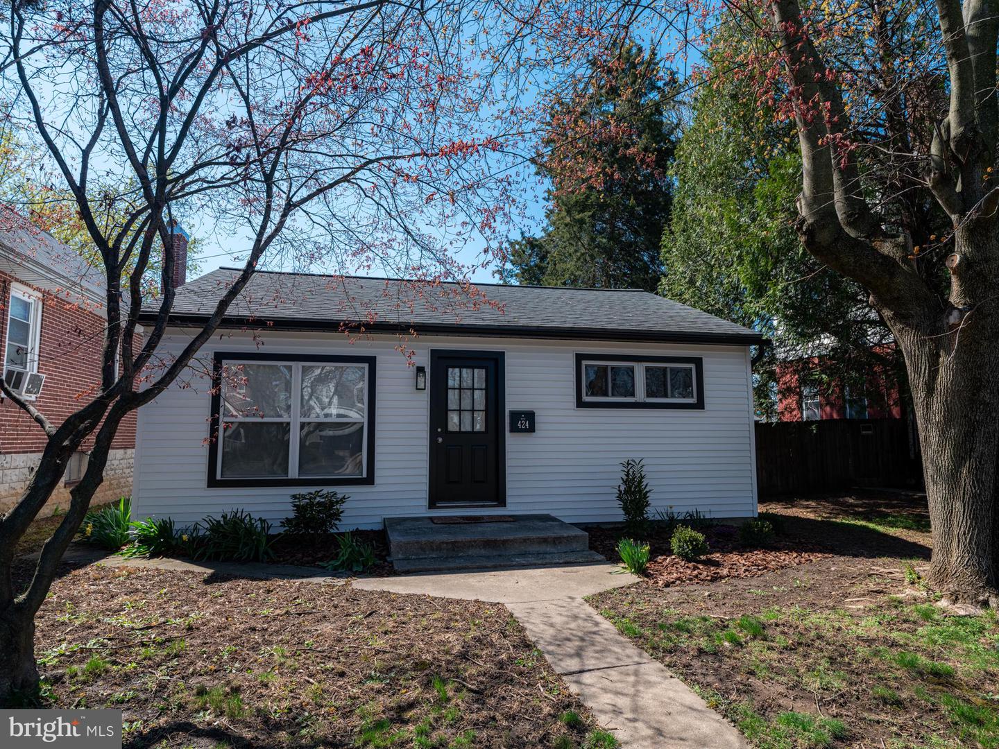 424 E Lehman St Property Photo 1