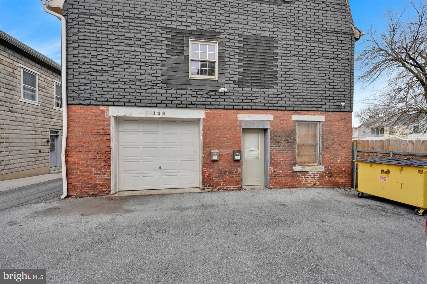 128 S Cherry St Property Photo 2