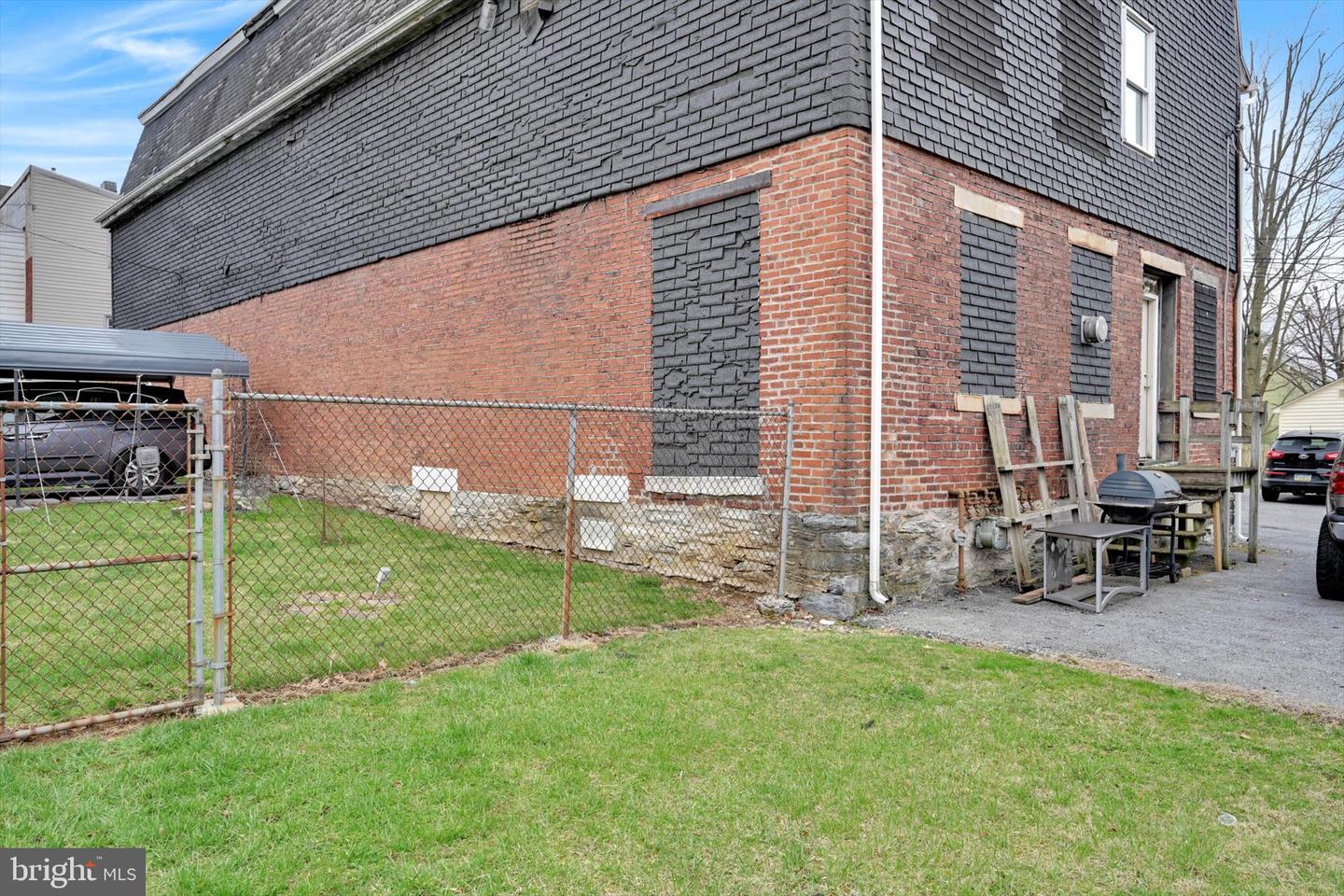 128 S Cherry St Property Photo 6