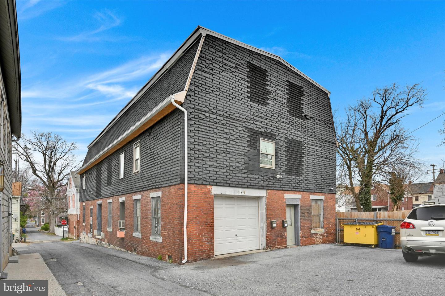 128 S Cherry St Property Photo 8