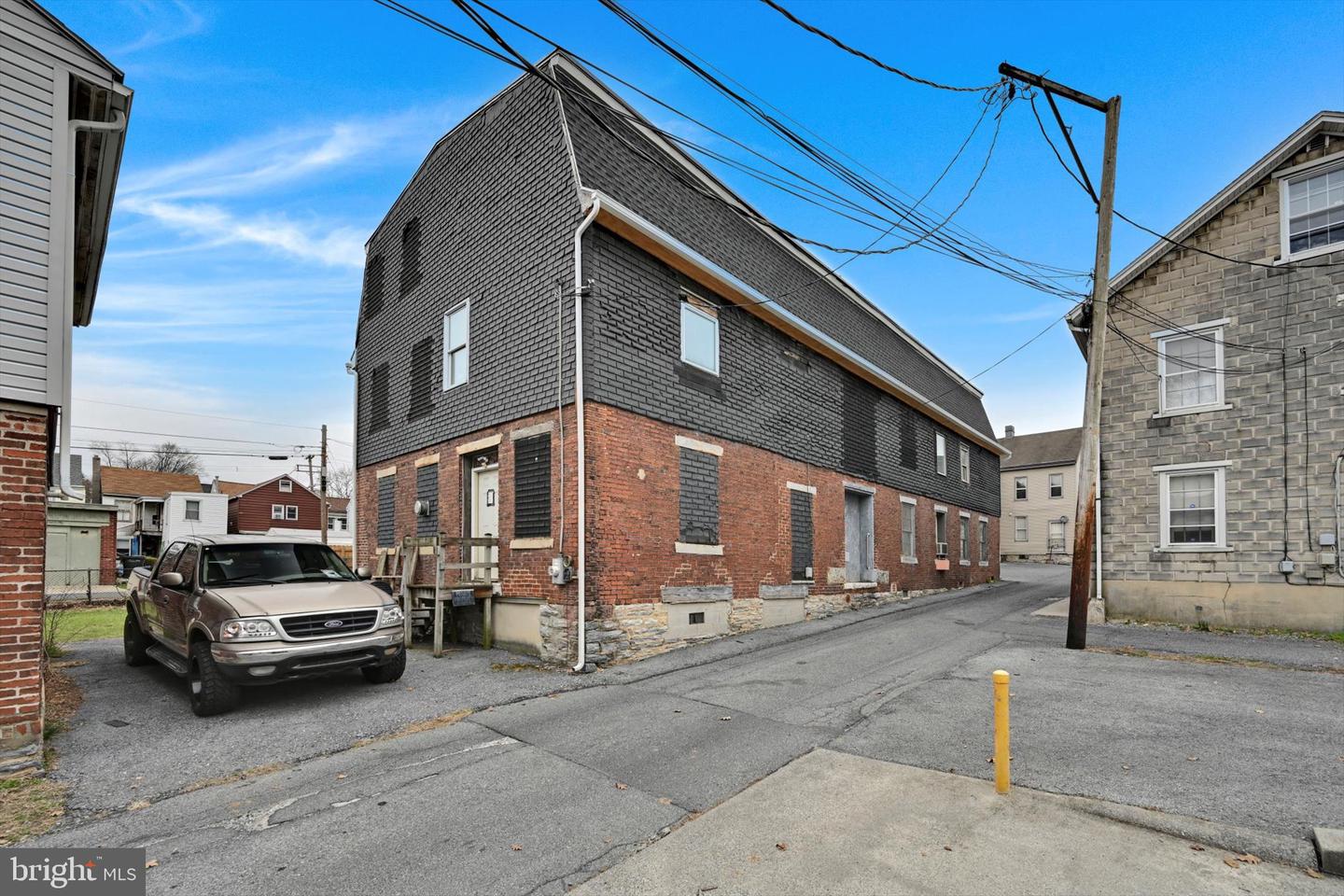 128 S Cherry St Property Photo 10
