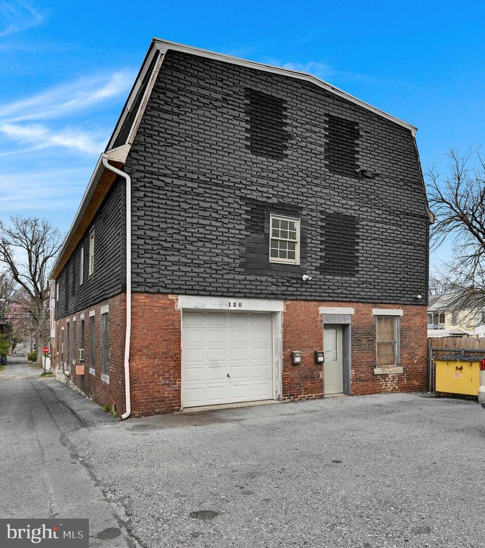128 S Cherry St Property Photo 13