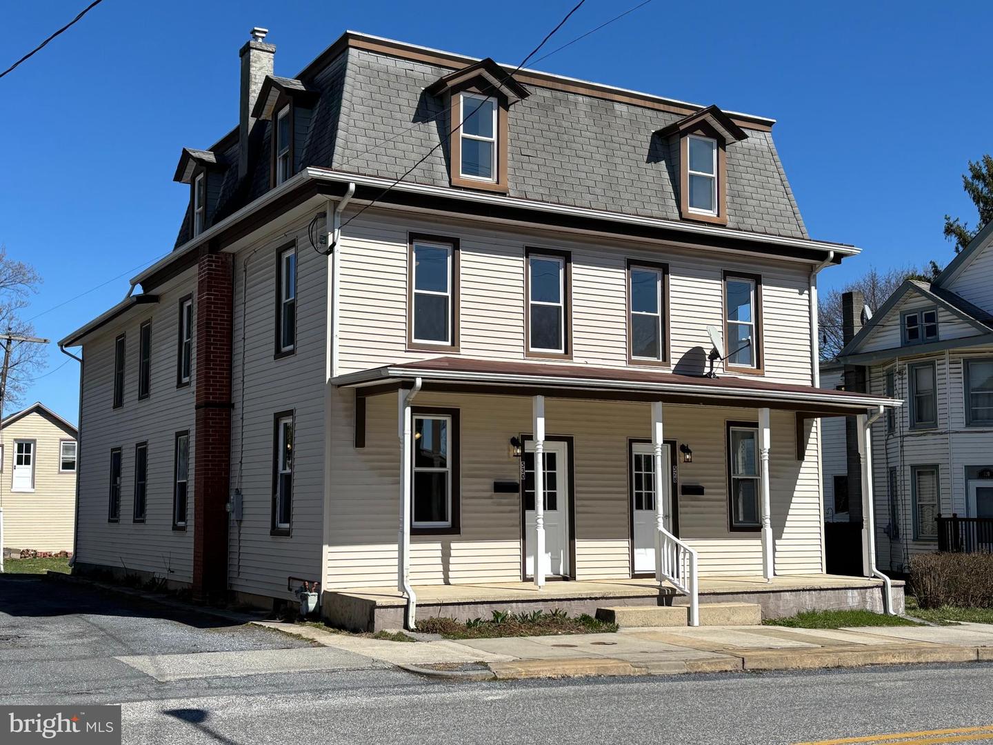528-530 N Railroad St Property Photo 1