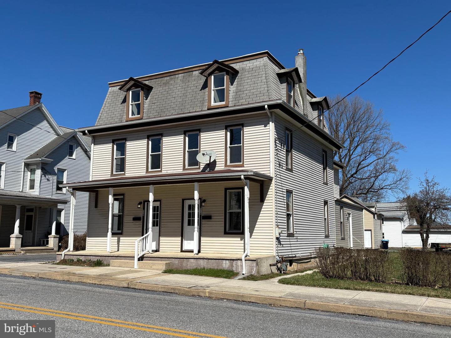 528-530 N Railroad St Property Photo 3