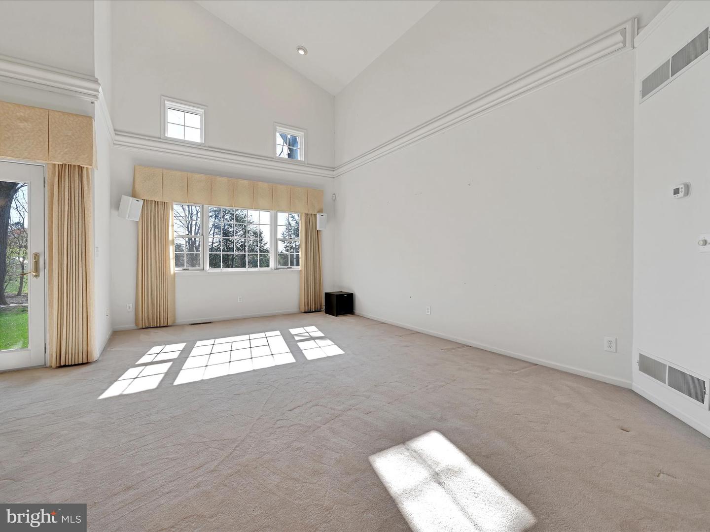 520 Waterside Cir Property Photo 7